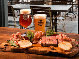 人気店『GATHER EATING HOUSE』でアイデアを活かして自分らしく成長しませんか？