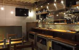 現場のアイデアでお店を盛り上げる！『Bar Aroon』で調理から店舗運営まで挑戦しませんか？