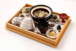 名物の朝かゆなど食を通じて多くの観光客に喜ばれるおもてなしを学び、やりがいを実感できます