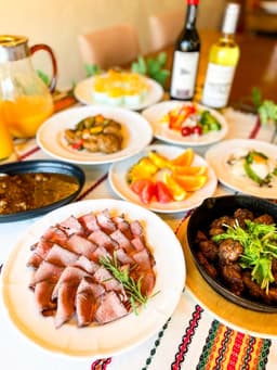 旬の食材をふんだんに使ったメニュー。ジャンルを問わず挑戦できます。