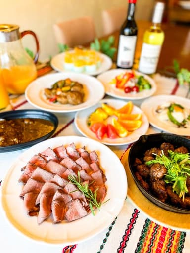 旬の食材をふんだんに使ったメニュー。ジャンルを問わず挑戦できます。