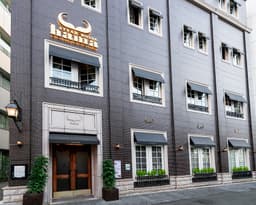 創業75年以上の老舗鉄板焼ブランド。培った接客経験を活かし、さらに上質なサービスを追求できます