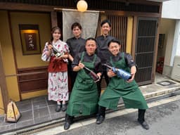 京橋駅から徒歩5分。常連のお客様にも愛されるお店です