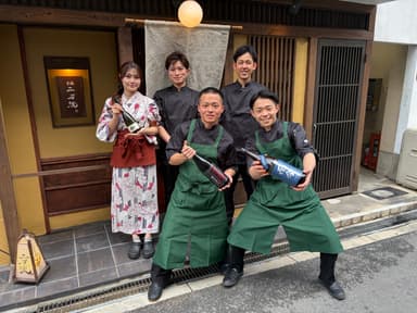 京橋駅から徒歩5分。常連のお客様にも愛されるお店です