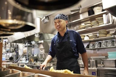 上場グループの安定基盤のもと、新業態『最上製麺』の成長をリードする店長候補を募集しています。