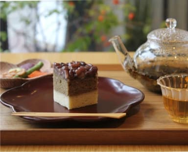 素材一つひとつと丁寧に向き合い、和と洋が調和するやさしい味わいのお菓子を。