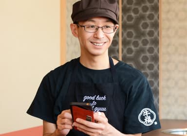 地域のお客様に愛されるこのお店を、あなたの手でさらに盛り上げてください。