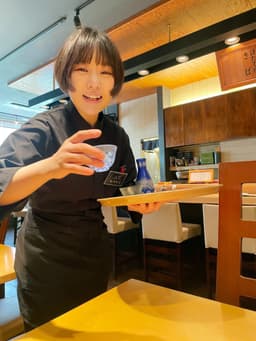 大正13年創業。100年の歴史を紡ぐ当社で、次の時代を担うホールスタッフを募集します。
