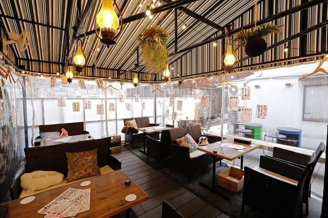 ＜「オモロイ」飲食店を国内外に展開＞未経験から挑戦OK！仲間と楽しく成長できる企業◎将来は新業態立ち上げ、海外事業、自分のお店を持つなどのキャリアパスあり