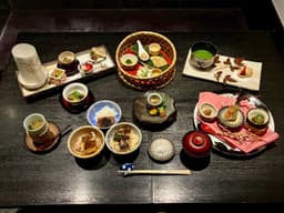 「お米のテーマパーク」を目指す活気ある店舗で、調理のみならず店舗運営やマネジメントも経験可能です。