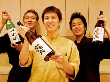 大人が集うシックな空間で、一流の料理とサービスを提供するプロの仕事場です。
