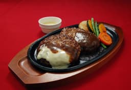 ヨドバシ梅田内の新店オープニング募集のため、清潔感のある綺麗な職場で一からお店作りに携われます。