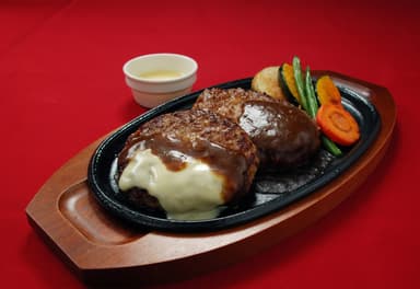 ヨドバシ梅田内の新店オープニング募集のため、清潔感のある綺麗な職場で一からお店作りに携われます。