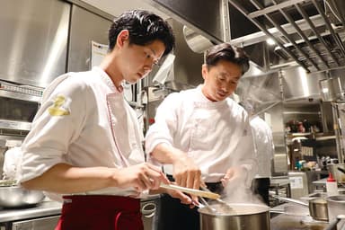 月給42万円以上の高水準スタート。これまでの経験や技術を、きちんと待遇に反映します。