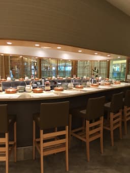 アパレルや飲食を展開するベイクルーズが母体の安定企業で、おしゃれな店舗を舞台に活躍いただけます。
