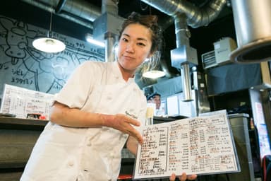 「食を通じ、人に笑顔と感動を与える会社」で店舗スタッフを募集!