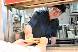 ブランド力がある安定企業へ!仙台の牛タンを手掛ける企業として、価値も規模もトップクラスを誇ります。