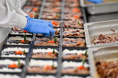 不規則な業務や勤務から解放され、黙々と「調理・製造」に集中できる環境。