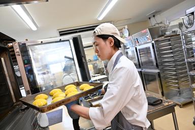 「牛たん利久」ならではの食材を活かし、毎月約10品の新商品開発に挑戦。アイデアを形にしてください。