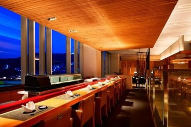 ホテル内日本料理店内の鉄板焼きを担当していただきます。