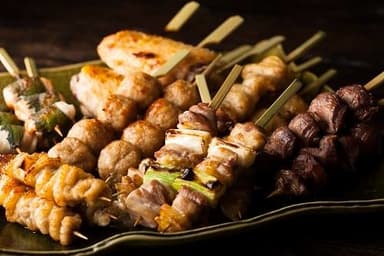 1900年創業の老舗「鶏三和」で店舗スタッフ募集!