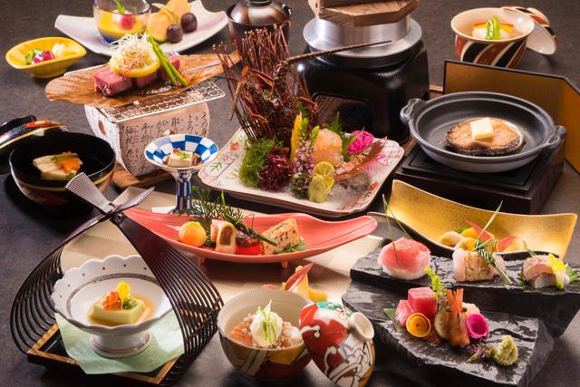 ≪月給35万円~/月8日休≫旬と向き合う創作懐石の調理。丁寧な仕事を重ねたい経験者を歓迎します。全10室の落ち着いた宿で、技術をじっくり深められる環境です!