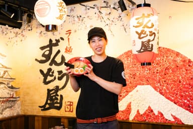 \姫路から世界へ!/ この一杯から、1,000店舗への挑戦が始まる。