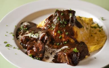 JR札幌駅直結!「赤クマ食堂」大丸札幌店が料理長候補を募集します。