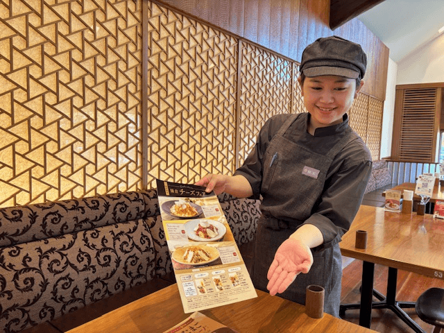 【賞与年2回/月9日休み/家賃補助あり】知名度ある人気ブランドで店舗スタッフへ◎未経験からでも店長やSVのフォローを受けながら、接客も運営も学べる環境です★