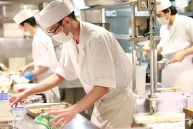 「和久傳」系列店で、一生モノのキャリアを。
