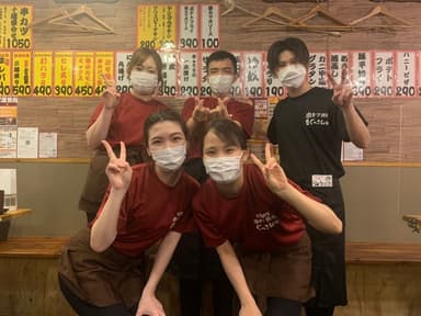スタッフ同士の距離が近く、明るい雰囲気が魅力。チームで協力しながらお店づくりを楽しめます。