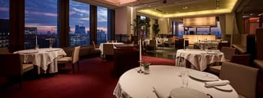 ミシュラン星付きレストランを運営するひらまつグループで、世界に通用する卓越した調理技術を習得可能。