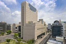 『都ホテル 四日市』がパティシエを募集します。