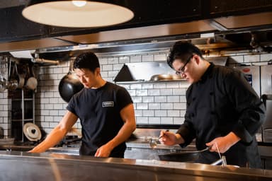 高たんぱく・低カロリーのおいしさを追求する『筋肉食堂』で、調理スタッフを募集!
