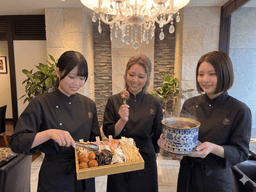 表参道・六本木の上質空間で、落ち着いた接客を。きのこ鍋専門店でホール募集