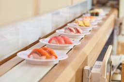手厚い教育制度のもとでスキルに応じて段階的に成長でき、実務経験を活かして着実にスキルアップできます。