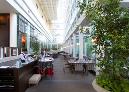 外資系ラグジュアリーホテル内のレストランでの募集!