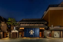 明治33年創業。若宮大路に唯一残る日本建築。メディアにも取り上げられる注目の施設です