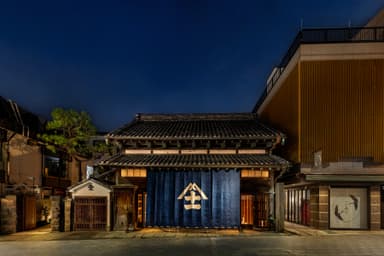 明治33年創業。若宮大路に唯一残る日本建築。メディアにも取り上げられる注目の施設です
