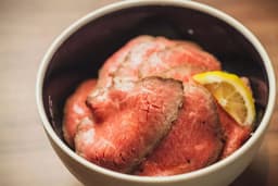 沖縄県内を中心に11施設を運営する安定した企業基盤があり、観光業のプロとして長く活躍が可能です。