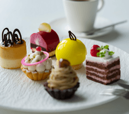 京菓子の技をいかした彩り豊かなお菓子を、あなたの手で形にしませんか。