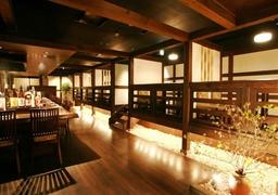 多彩な旬の鮮魚!炉端焼き、鮨など和食技術を多彩に磨ける!和食店で調理スタッフを募集!