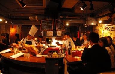 『MARU』にて料理長候補を募集しています。