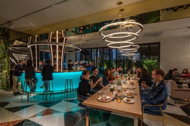 開放感のあるホテル内カフェ&バーで調理スタッフを募集。