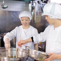 20代から50代まで幅広い世代のスタッフが活躍しています!