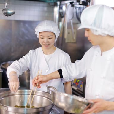 20代から50代まで幅広い世代のスタッフが活躍しています!