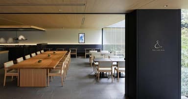 通勤のストレスが少なく、雨の日でも通いやすい立地です。仕事前後の時間も有効に活用できる環境です。