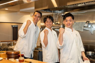 銀座の名店で培った江戸前の技を礎に、独自のスタイルを築く寿司割烹