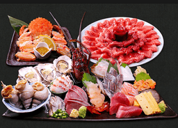 毎日市場から届く鮮魚を丸ごと一本の状態から捌くため、一生モノの高度な調理技術を身につけられます。