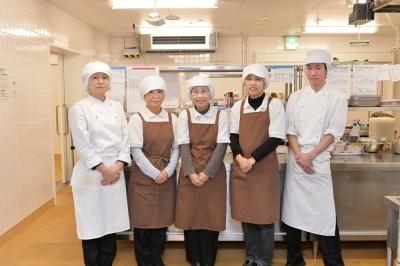 【月9日休・深夜勤務なし】調理師資格を活かし、介護施設や病院で活躍しませんか?ご利用者の笑顔が「やりがい」です◎ブランクのある方OK